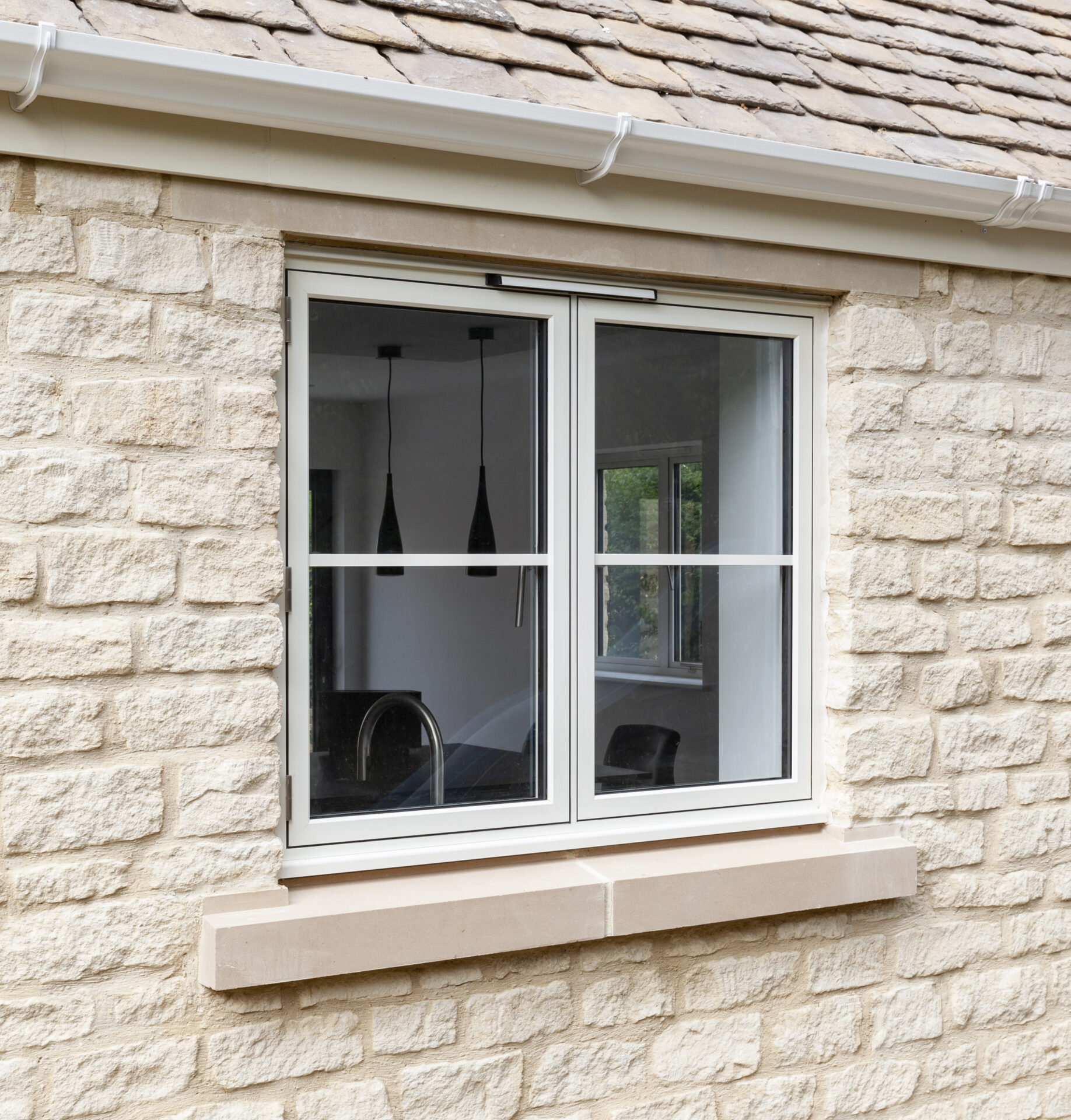 Smart flush sash aluminium window