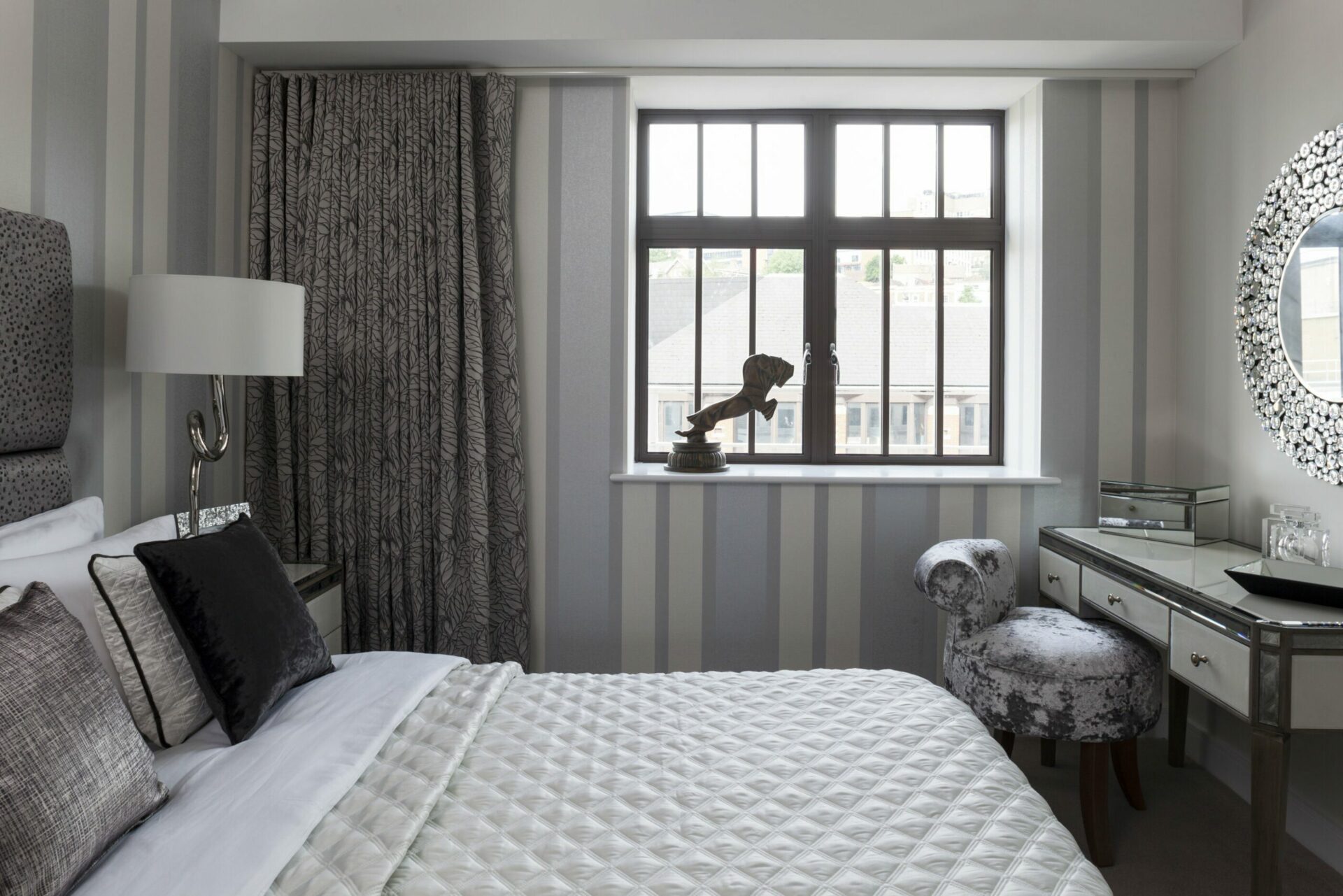 Industrial style windows: installed in a bedroom. 